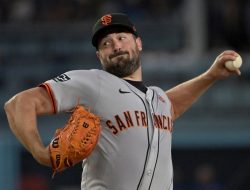 Giants place LHP Robbie Ray (hamstring) on IL