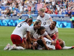 U.S. bids to topple Marta, Brazil in gold-medal soccer match