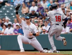 Trailing by 6, Rockies stun Braves with 7-run 8th