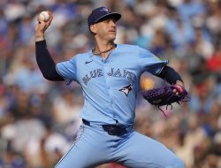 After near no-hitter, Jays’ Bowden Francis faces Red Sox