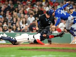 Red Sox’s outfield shines in win over Jays