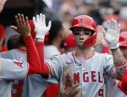 Zach Neto has 20-20 vision as Angels end skid vs. Tigers