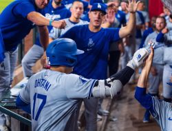 Shohei Ohtani hits 43rd HR as Dodgers edge D-backs