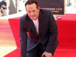 Vince Vaughn Celebrates Walk of Fame Star With Mel Gibson, Family