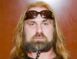 ‘Texas Chainsaw Massacre’s Andrew Bryniarski’s Roommate Says Actor Blinded Him