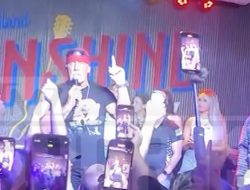 Hulk Hogan Leads Donald Trump Cheers After Kamala Harris Diss