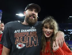 Travis Kelce Gifts Taylor Swift $30k in Red Roses: Report – Hollywood Life