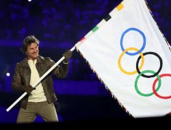 Tom Cruise Closes Out 2024 Paris Olympics by Jumping Off Roof of Stade de France and Skydiving Into LA