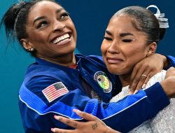 Simone Biles & Teammates React to Jordan Chiles Olympic Medal Dispute