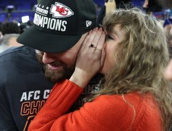 Patrick Mahomes Says Taylor Swift Is “Drawing Up Plays” for the Chiefs