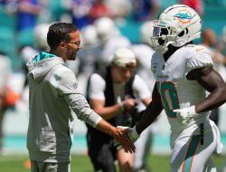 Mike McDaniel: Police incident with Dolphins won’t ‘get swept under the rug’