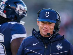 UConn builds 27-point lead, rolls over Florida Atlantic