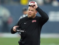 UNLV defense dominates Houston in season-opening win