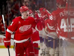 Red Wings sign F Lucas Raymond to 8-year, $64.6M contract