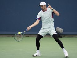 ATP roundup: Hubert Hurkacz advances in opening round in Tokyo