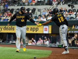 Pirates cut Rowdy Tellez, insist pending bonus wasn’t reason