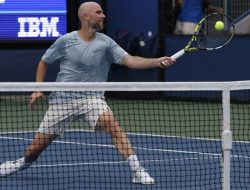 ATP roundup: Adrian Mannarino wins opener in Chengdu