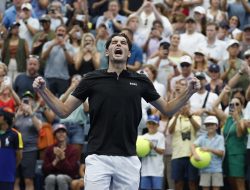 Taylor Fritz, Grigor Dimitrov reach U.S. Open quarterfinals