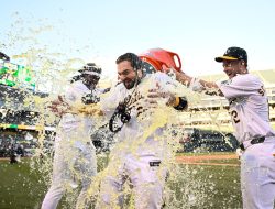 Catchers coming up big for A’s, Mariners