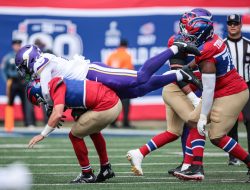 Frustration peaks for Daniel Jones, Giants in another rough opener