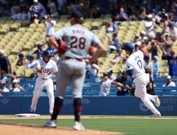 With division lead shrinking, Guardians take on White Sox
