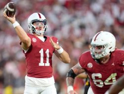 Quarterbacks showing their youth for No. 15 Oklahoma, Tulane