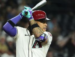 D-backs aim to stay hot at plate in opener vs. Brewers