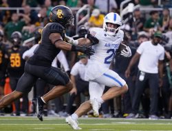 Baylor scores 28 unanswered points to pull away from Air Force