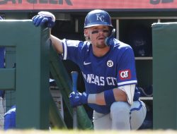 Royals determined to get bats going vs. Tigers