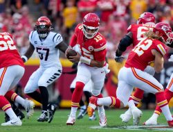 Chiefs hit game-ending FG, beat Bengals in back-and-forth game
