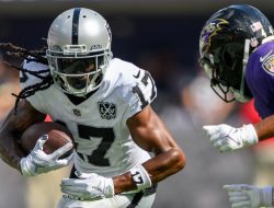 Raiders star WR Davante Adams (hamstring) limited at practice