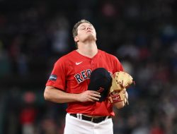 Red Sox turn to Richard Fitts in bid to brush aside Blue Jays