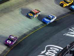 Kyle Larson dominates, wins Bristol Night Race as Round of 12 lineup is set