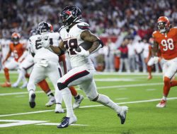 Texans RBs Joe Mixon (ankle), Dameon Pierce (hamstring) sit out practice