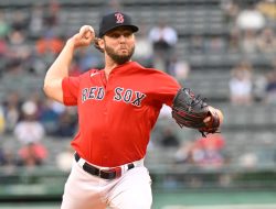 Romy Gonzalez powers Red Sox to doubleheader sweep of Twins