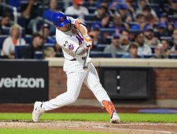 Mets stop Phillies from clinching division for second straight game