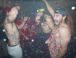 Deadspin | MLB playoff race update