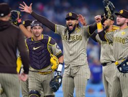 Dodgers, Padres taking NL West down to the wire