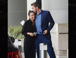 Ben Affleck Embraces Matt Damon’s Wife After Matt’s Heart-to-Heart with J Lo