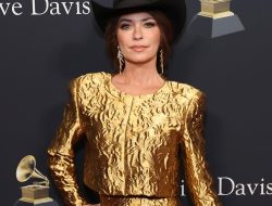 Revisiting 2024 PCCAs Host Shania Twain’s Impressive Evolution