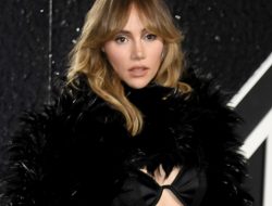 Suki Waterhouse Gushes Over Parenthood With Robert Pattinson