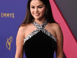 You Missed Selena Gomez and Benny Blanco’s Sweet Emmys Moment