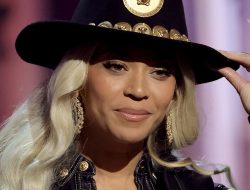 Beyoncé Defends Not Releasing Music Videos for Recent Albums