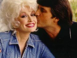 Inside Dolly Parton’s Ultra-Private Romance With Husband Carl Dean
