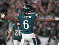 Eagles WR DeVonta Smith clears protocol, available Sunday