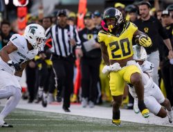 No. 6 Oregon routs Michigan State to stay unbeaten