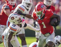 No. 5 Georgia rebounds from loss, beats Auburn