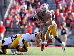 Ohio State overpowers Iowa in second half for 35-7 win