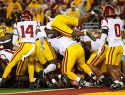 Minnesota rallies in second half, knocks off No. 11 USC