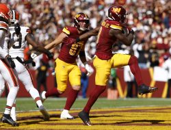 Commanders crush Browns, off to first 4-1 start since ’08